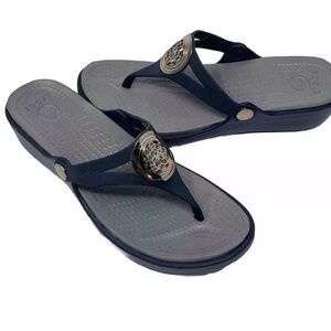 Crocs Sanrah Circle Wedge Flip Flops Sandals Women's size 10 NAVY GOLD